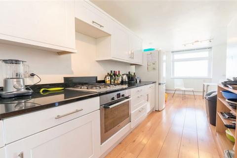 4 bedroom apartment to rent, NW2