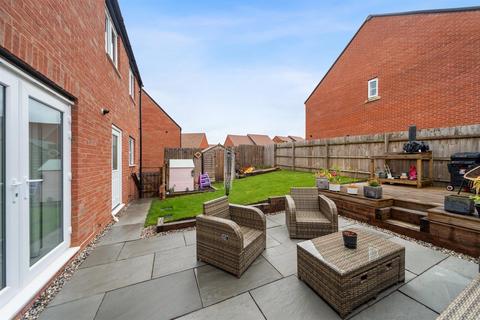 18 Fairfax Way, Rushwick, Worcester, WR2 5TZ