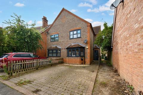 3 bedroom house for sale, Horseshoe Road, Reading RG8