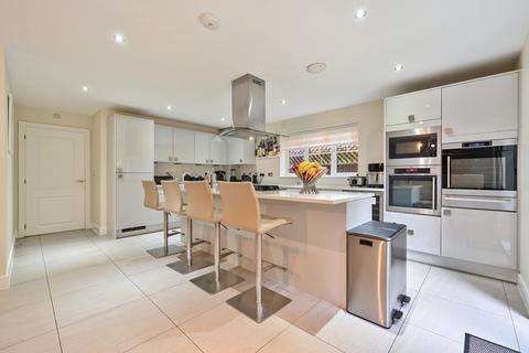 5 bedroom detached house for sale, The Pippins, Reading RG7