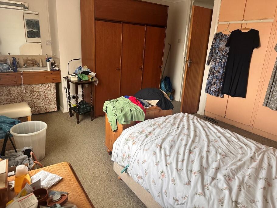 Bedroom 1 Pic 2