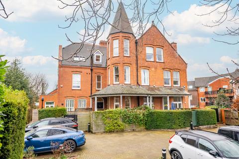 3 bedroom terraced house for sale, Avenue Road, Hertfordshire AL1