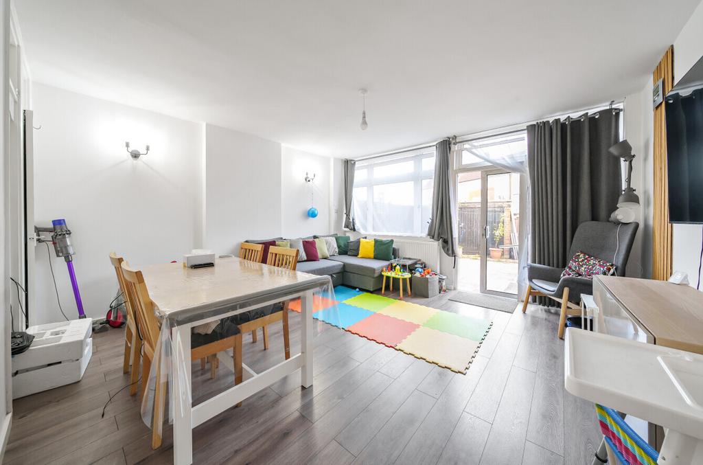 Brookfields Avenue, Mitcham CR4 3 bed end of terrace house for sale £