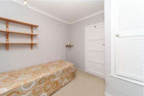 3 bedroom house to rent, Tudor Drive, Morden SM4