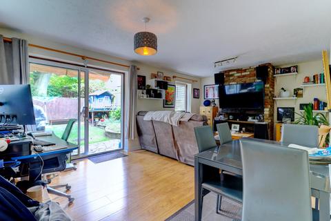 3 bedroom end of terrace house for sale, Elora Road, Buckinghamshire HP13