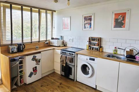 1 bedroom flat for sale, Ebley Close, London SE15