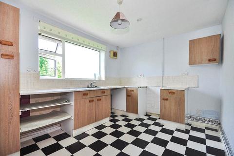 2 bedroom flat for sale, Rowden Road, Oldham OL4