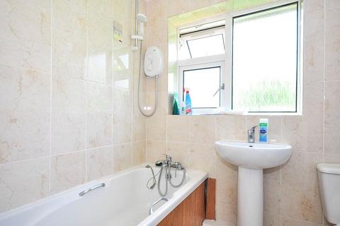 2 bedroom flat for sale, Rowden Road, Oldham OL4