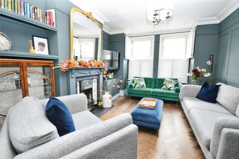 31 Colonial Avenue, Twickenham, TW2 7EE