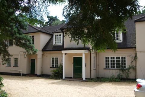 1 bedroom flat to rent, Sandhurst Road, WokIngham, BerkshIre, RG40