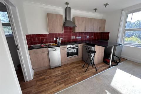 2 bedroom flat to rent, Wood Street, Swanley, Kent, BR8