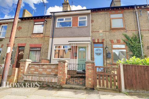 3 bedroom terraced house for sale, Stanley Road, Oulton Broad