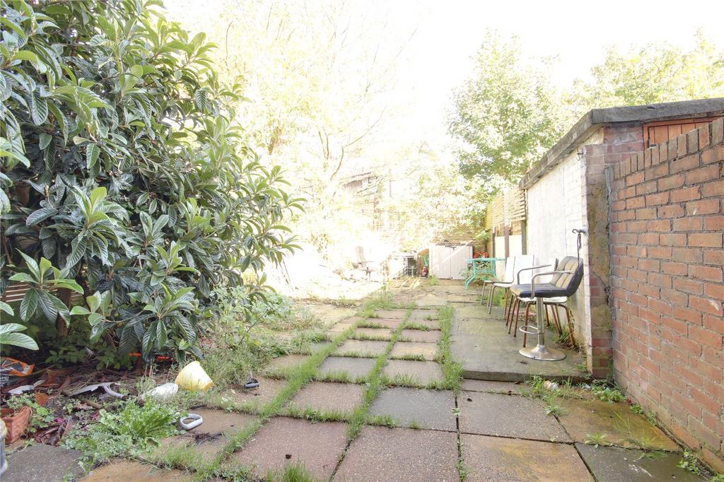 Charlton Road, London, N9 2 bed terraced house for sale £375,000