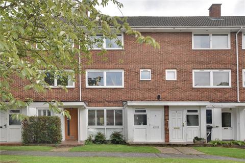 2 bedroom ground floor flat for sale, Lawnside, Blackheath, London, SE3