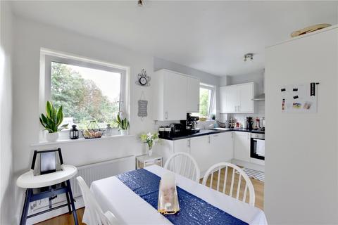 2 bedroom ground floor flat for sale, Lawnside, Blackheath, London, SE3