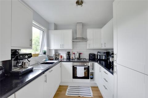 5 Lawnside, London, SE3 9HR