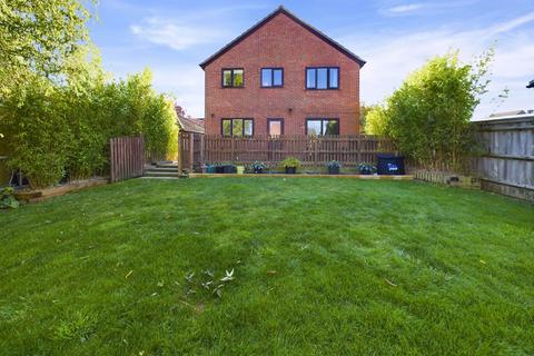 4 bedroom detached house for sale, Hazel Crescent, Towcester, NN12