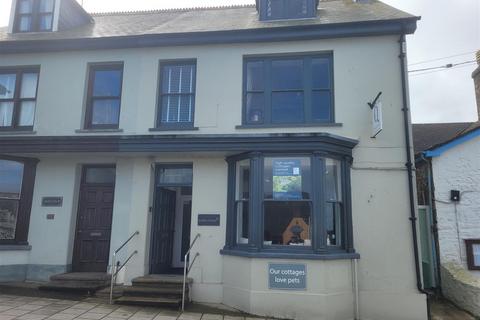 2 bedroom flat for sale, 18a Cross Square, St. Davids