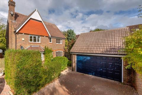 4 bedroom detached house for sale, Furze Close, Horley, Surrey, RH6