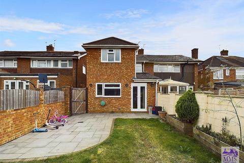 5 bedroom semi-detached house for sale, Weardale Avenue, Dartford