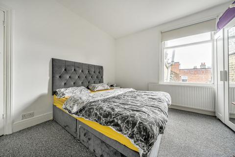 18c Vernham Road, London, SE18 3EZ