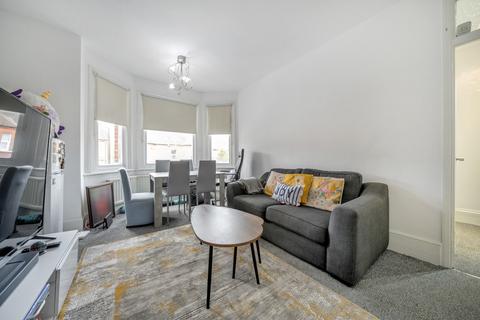 18c Vernham Road, London, SE18 3EZ