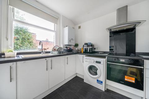 18c Vernham Road, London, SE18 3EZ