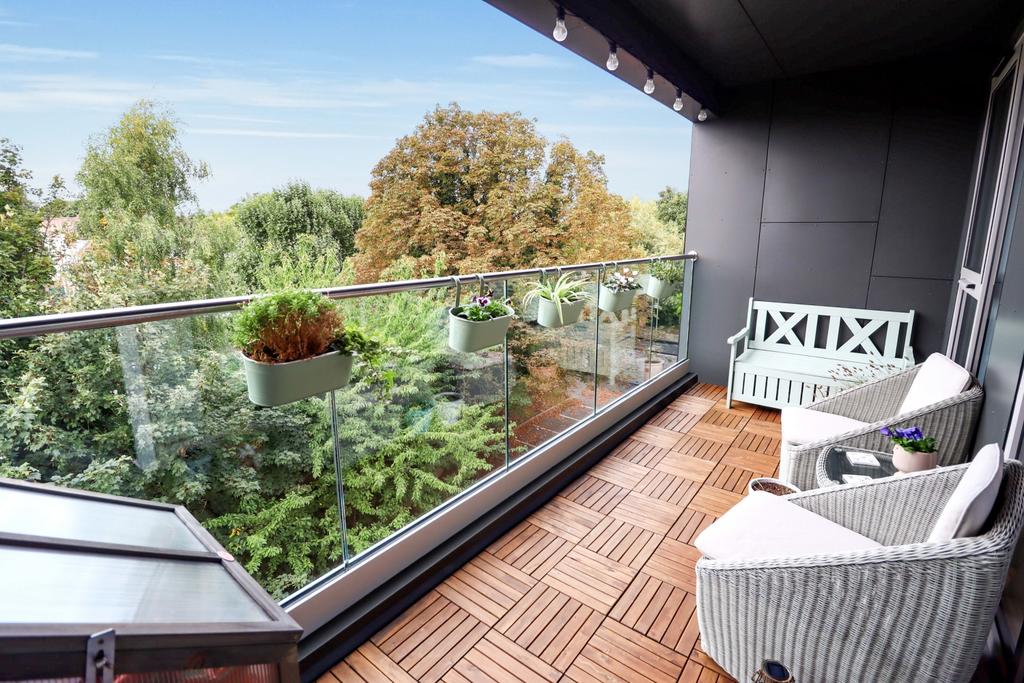 Balcony Thomas Biddle Ewemove Sidcup