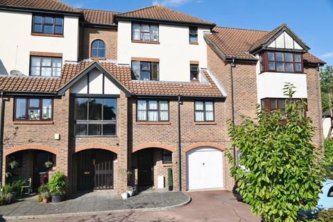 3 bedroom maisonette for sale, Beaumont Place, Isleworth TW7