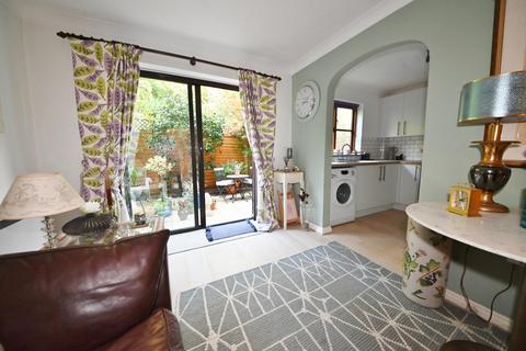 3 bedroom maisonette for sale, Beaumont Place, Isleworth TW7