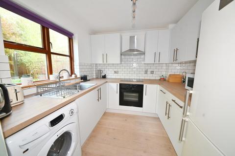 3 bedroom maisonette for sale, Beaumont Place, Isleworth TW7