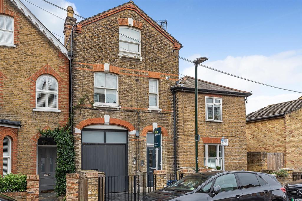 Evelyn Road, Richmond 2 bed flat for sale £460,000