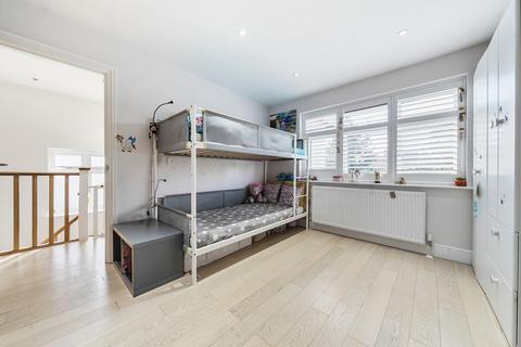13 Cray Avenue, Orpington, BR5 4AA