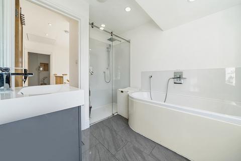 13 Cray Avenue, Orpington, BR5 4AA