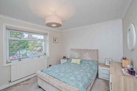9 Ghyllroyd Drive, Birkenshaw, Bradford, BD11 2ET
