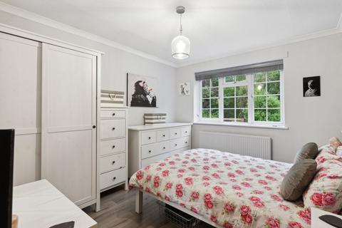 12 Ashmere Close, Sutton, SM3 8DZ