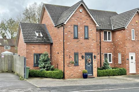 3 bedroom semi-detached house for sale, Mottram Road, Hyde