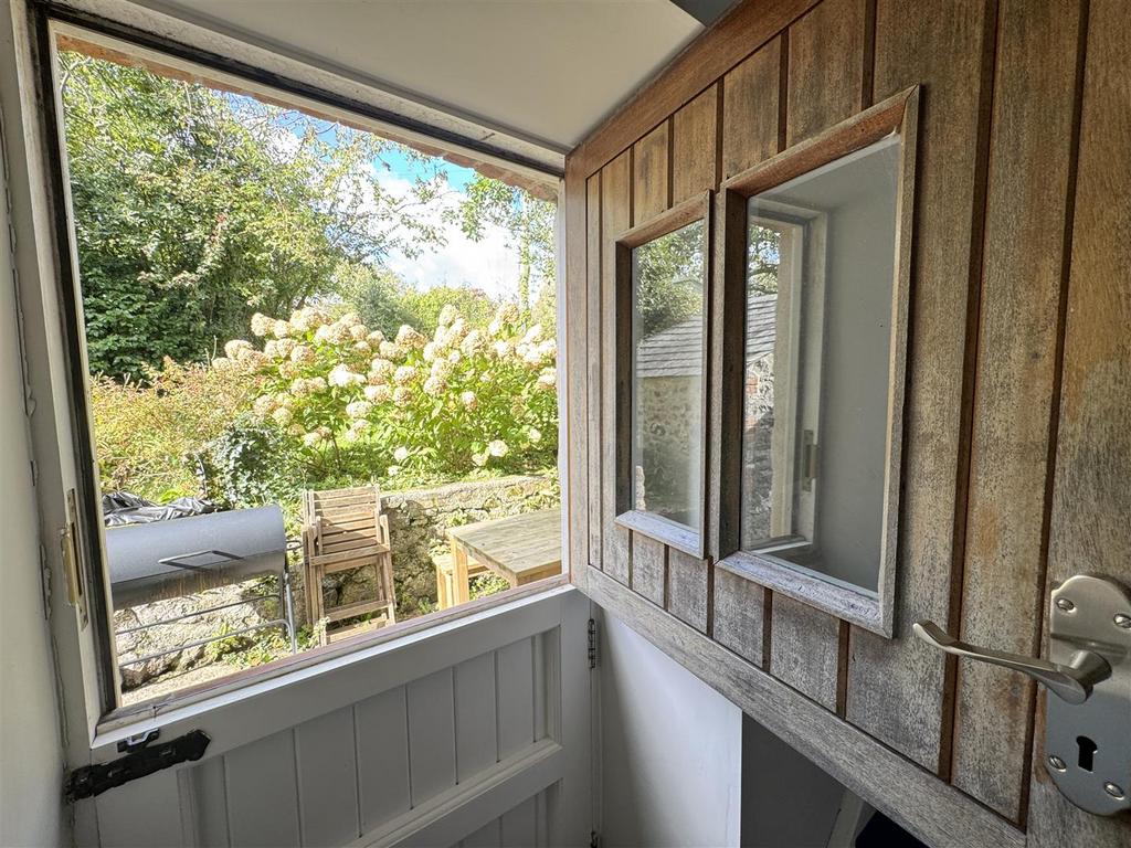 Stable Door to Rear Garden