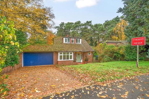 3 bedroom detached house for sale, Pine Tree Hill, Pyrford, GU22