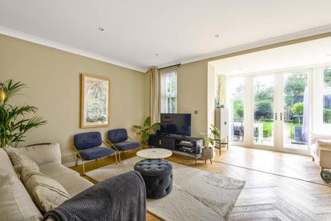 57 Lakeside Drive, Chobham, Woking, GU24 8BD