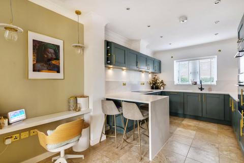 57 Lakeside Drive, Chobham, Woking, GU24 8BD
