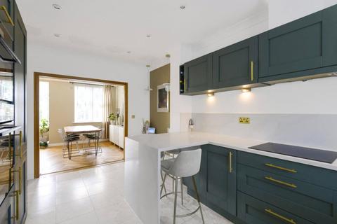 57 Lakeside Drive, Chobham, Woking, GU24 8BD