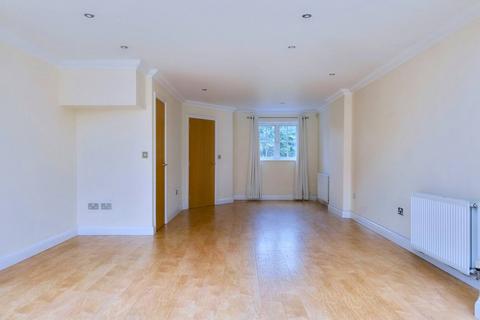 3 bedroom townhouse for sale, Braganza Way, Chelmsford CM1