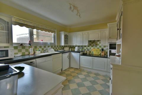 2 bedroom flat for sale, De la Warr Parade, East Sussex, Bexhill On Sea, TN40