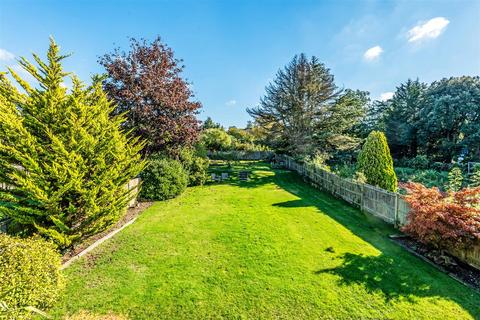 4 bedroom detached house for sale, Sandy Lane, South Cheam