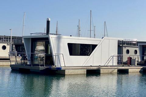 1 bedroom houseboat for sale, Brighton Marina Village, Brighton, BN2