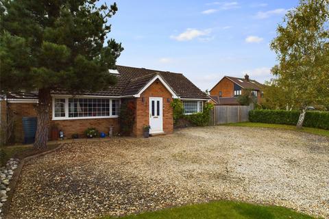 3 bedroom detached house for sale, Golders Close, Aylesbury HP18