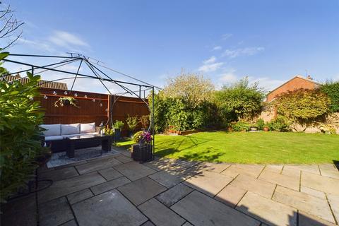 3 bedroom detached house for sale, Golders Close, Aylesbury HP18