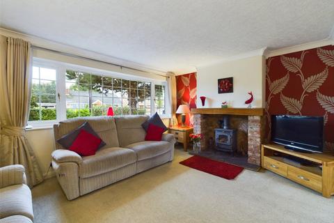 3 bedroom detached house for sale, Golders Close, Aylesbury HP18