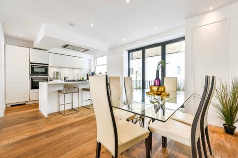 3 bedroom flat for sale, Eastnor Castle, Euston, London, NW1